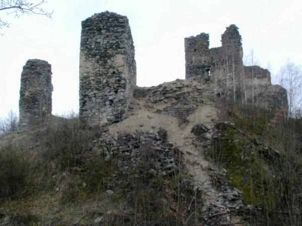 jižní pilíř plášťové hradby od jihu