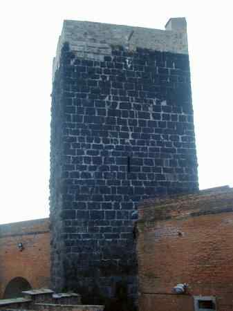 Černá věž - pohled od jihovýchodu