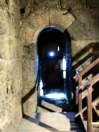 Černá věž - vstupní portálek z interiéru