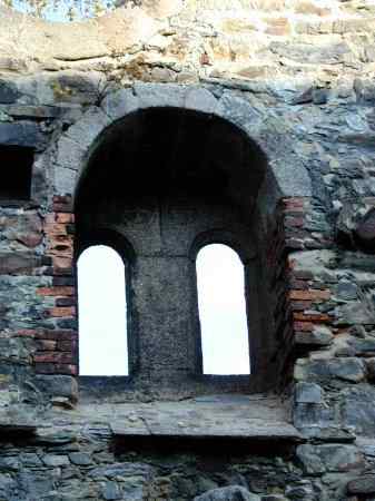palác - dvoudílné okno obytných prostor 1. patra