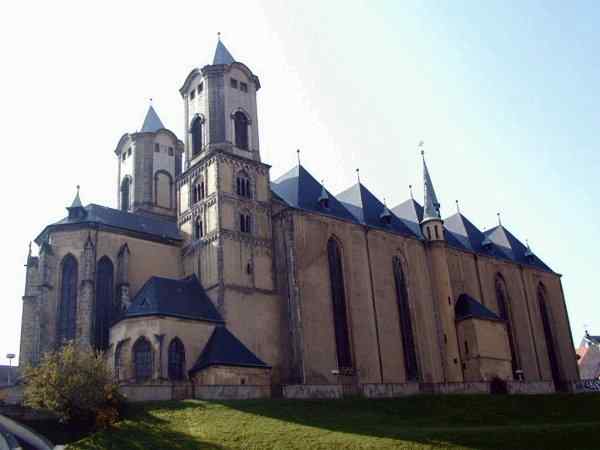 kostel sv. Mikuláše - pohled od severovýchodu