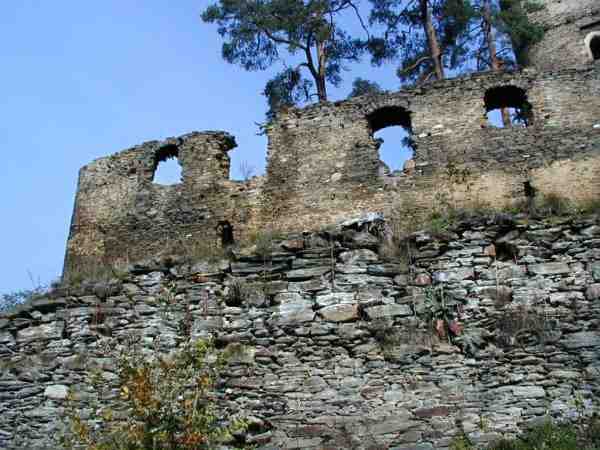 jižní palác - lic vnější hradby